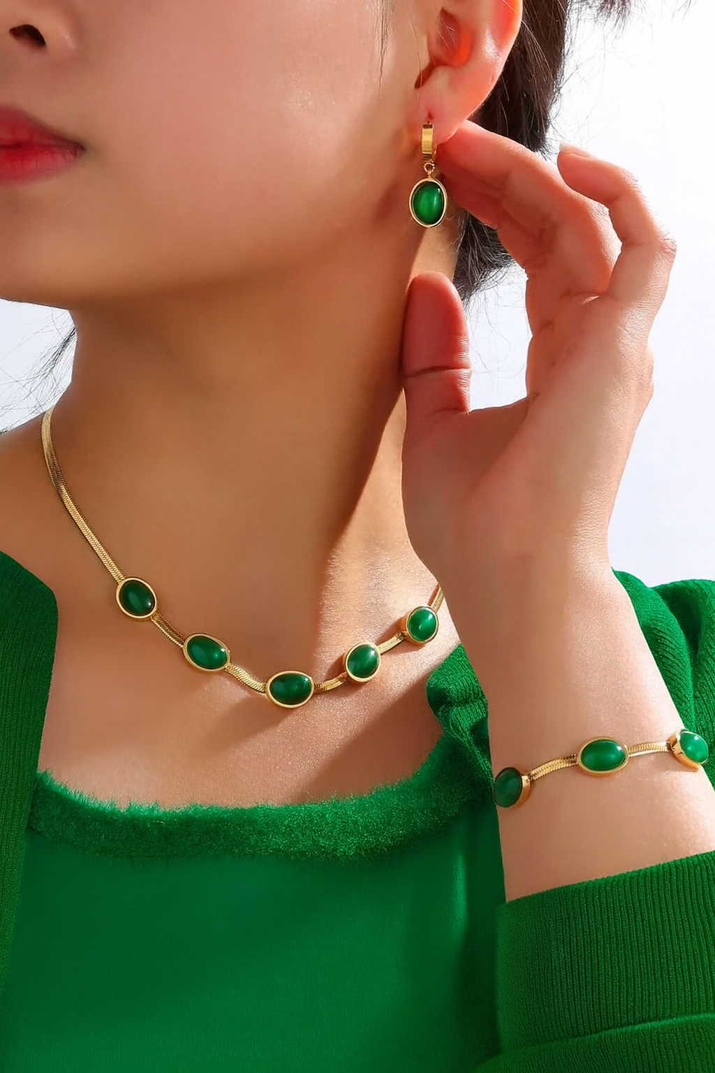 Oval Green Crystal Pendant Necklace Set With Bracelet